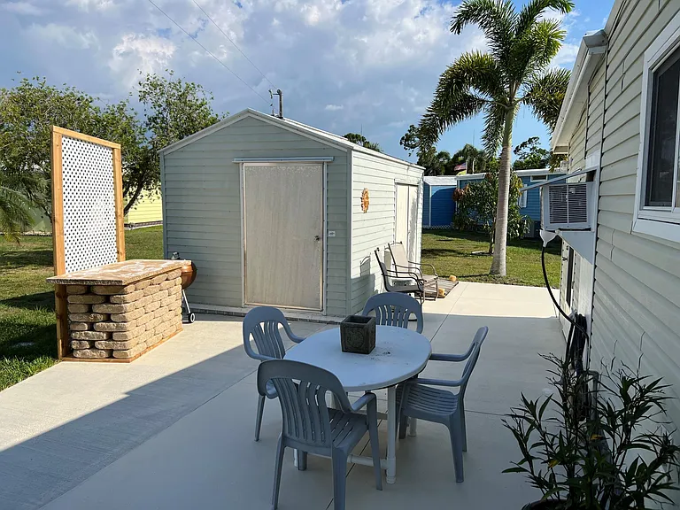 704 Palm Frond Ct — Photo 15