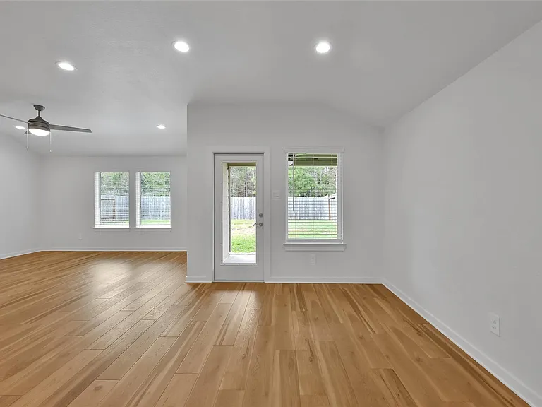 14213 Wonder Lake Ln — Photo 7