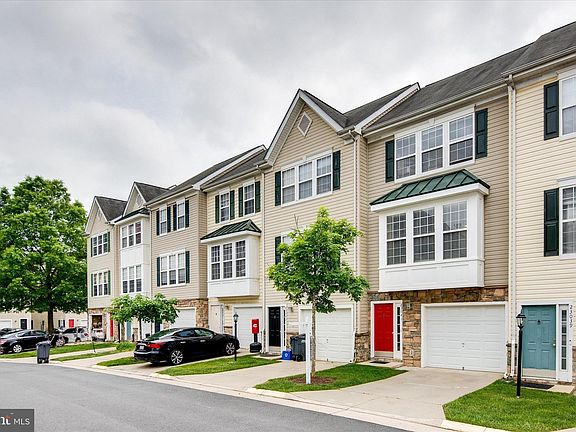 2nd image of 23041 Fontwell Sq #906
