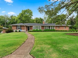 105 Blackthorn Dr, Saint Louis, MO