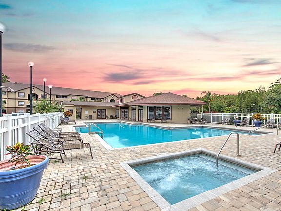 4th image of 16573 Enclave Village Dr
