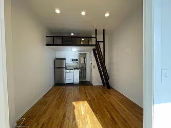 Rented by KNOCKKNOCK LLC