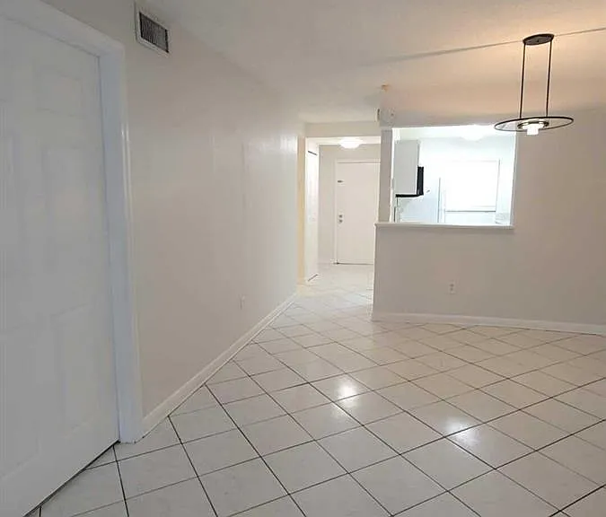 4111 Stirling Rd — Photo 4
