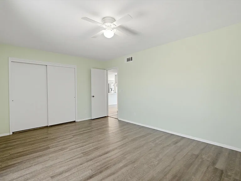 835 S 75th St — Photo 21