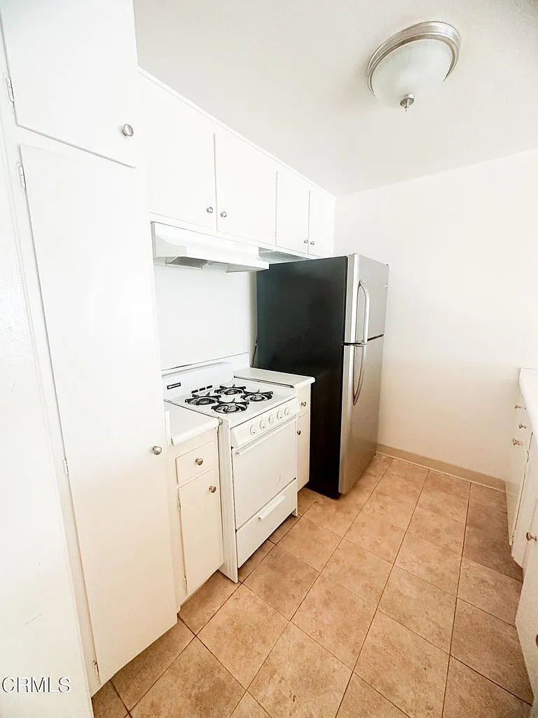 4208 Russell Ave Unit 8 — Photo 4