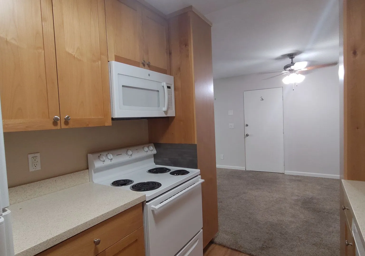 Herschel Apartments — Photo 3