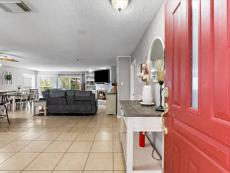 883 Silverpines Rd — Photo 32