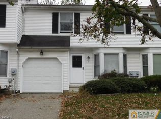 7 Sycamore Rd, Middlesex, NJ 08846