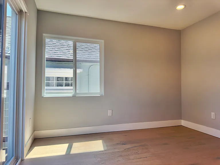 914 Everett Ave — Photo 56