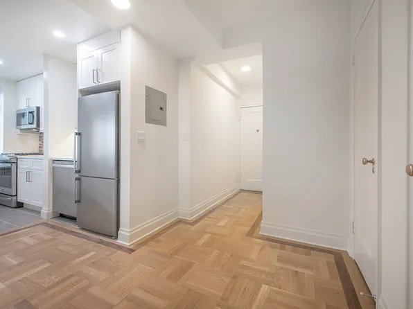 20 East 35th Street image 2 of 13