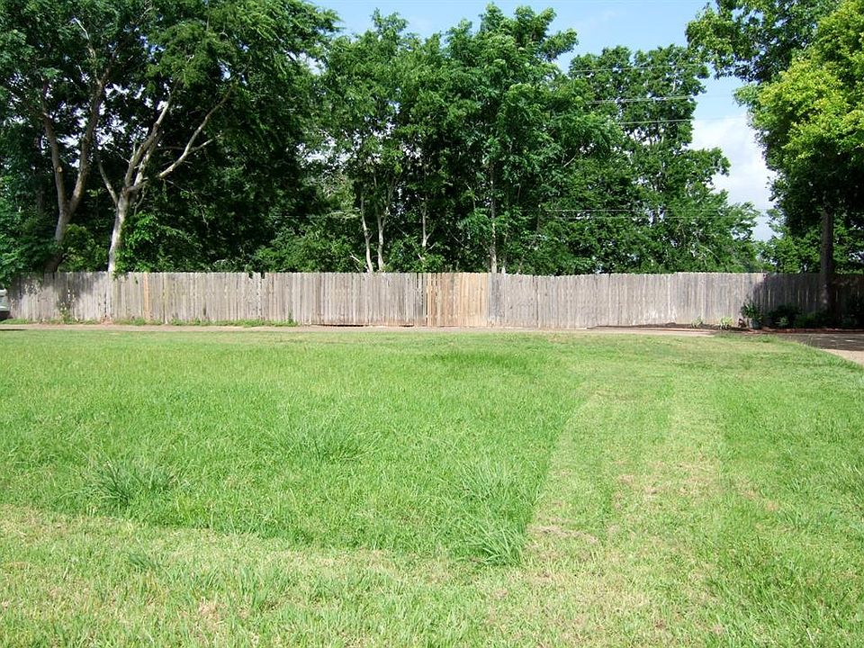 2nd image of 4743 Lake Village Dr