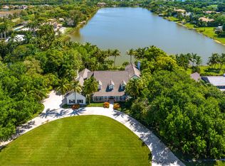8762 Estate Dr, West Palm Beach, FL 33411
