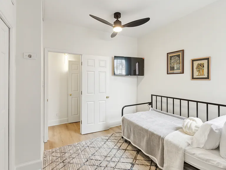 134 F St SE #3 — Photo 12