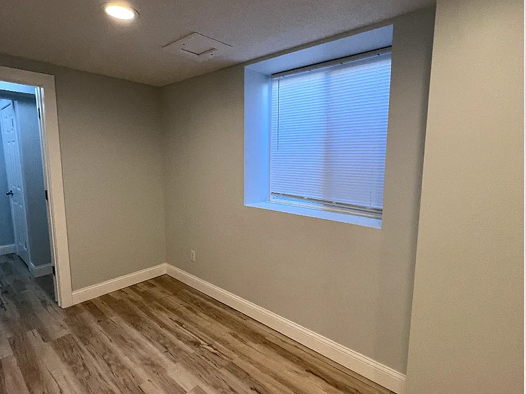 910 Oliver Ave N #2 — Photo 4
