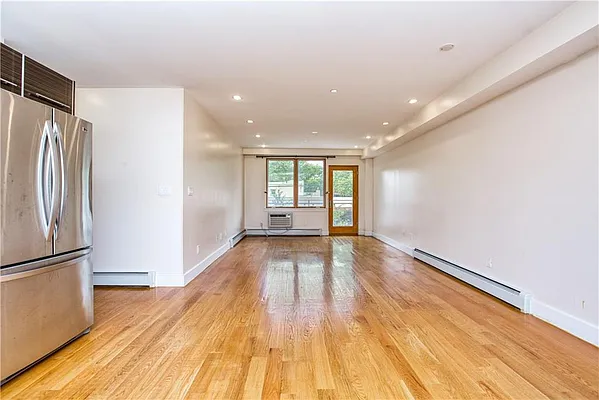 Sold by Remax Edge | media 7