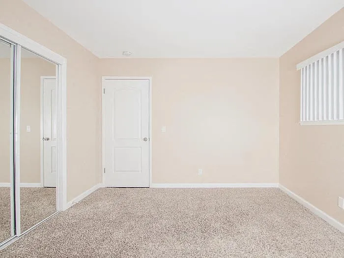438 Ventura Ave — Photo 7