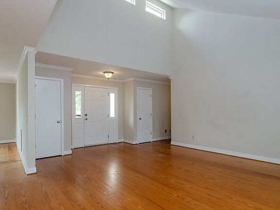 2nd image of 612 The Cape Blvd