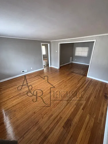 467 Fieldcrest Dr Photo 1