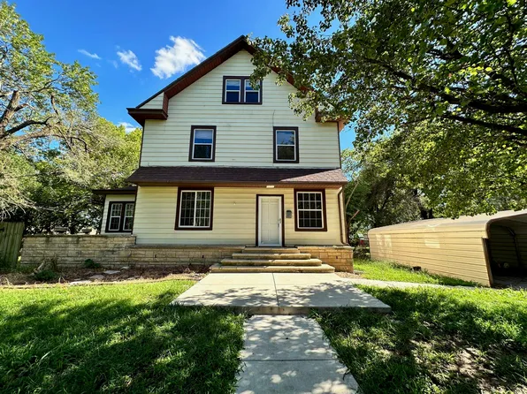 1523 E 12th Ave, Winfield, KS 67156