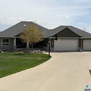 2709 W 90th St, Sioux Falls, SD, 57108