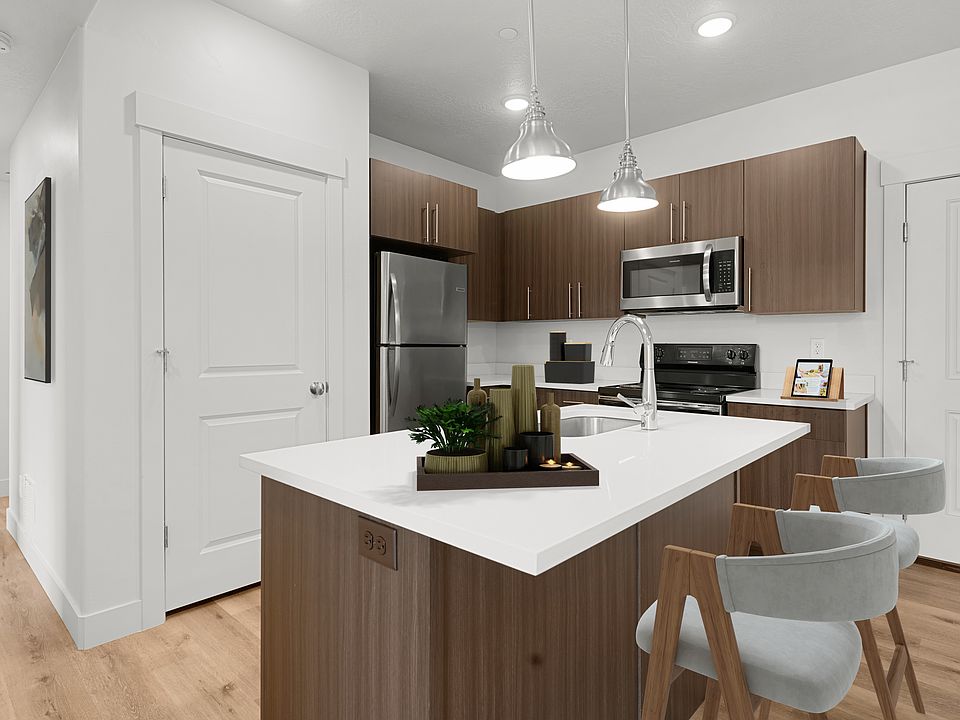 Gourmet Kitchen with large pantry and Island