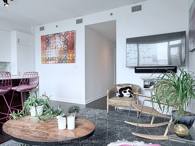 300 Lisgar St #503 — Photo 18
