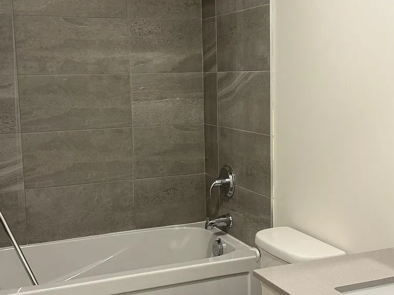 16 Melbourne Ave #202D — Photo 13