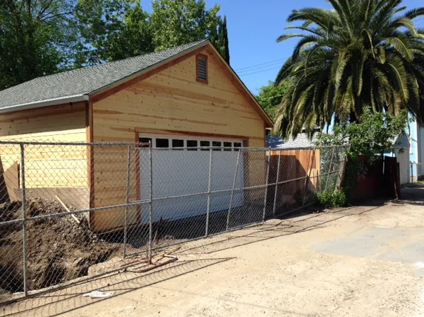 2215 O St, Sacramento, CA 95816