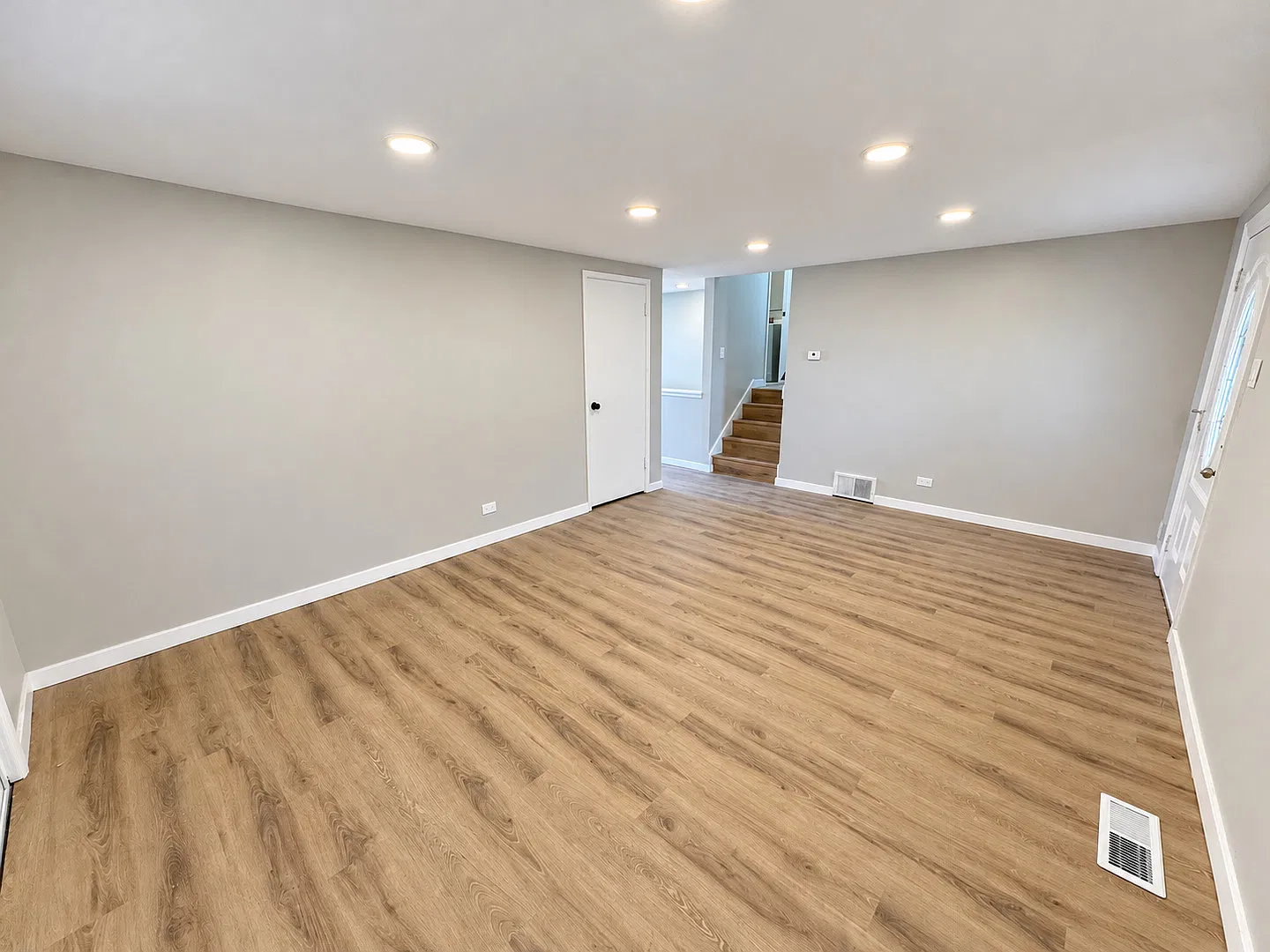 5 bed, 2.5 bath, 1368 sqft, $3,000 — Photo 4