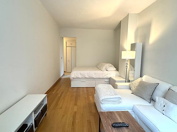 2nd image of 61 E 77th St APT 7F
