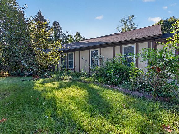 4th image of 6137 Young Rd