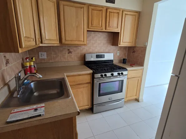 9805 Seaview Avenue image 5 of 7