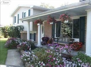 4402 Saint Martins Cir, Flint, MI