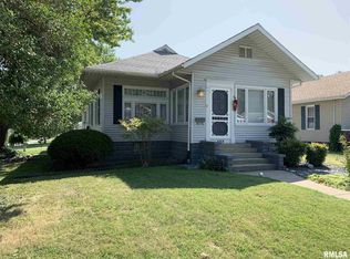 102 S Laurel Ave, Du Quoin, IL 62832