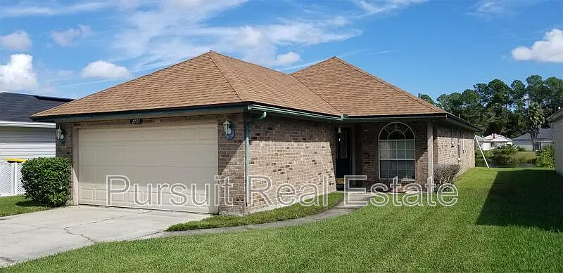 3 bed, 2.0 bath, 1462 sqft, $1,850 — Photo 2