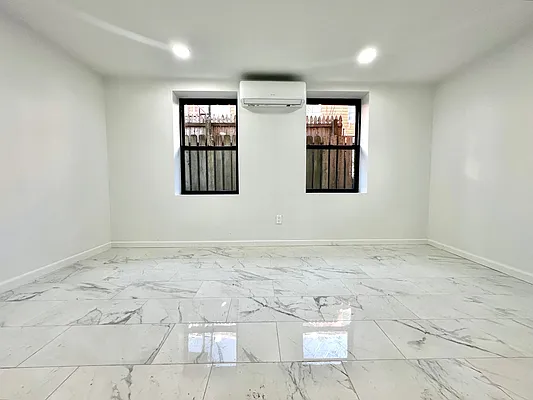 Sold by Remax Real Estate Professionals | media 20