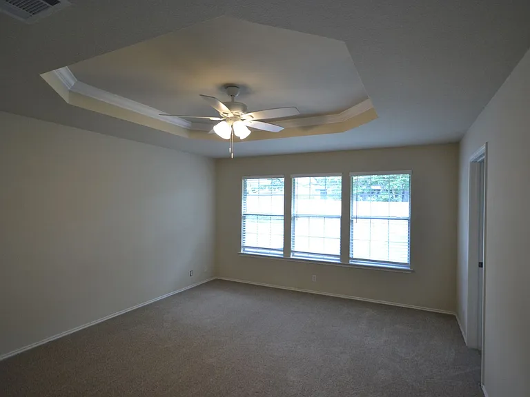 1803 Warwick Cv — Photo 13