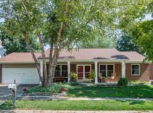 914 Pontoison Dr, Ballwin, MO 63021