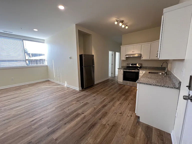 350 Center St #204 — Photo 2