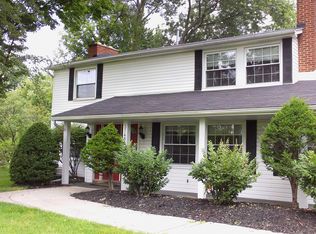 37480 Rhonswood Dr, Northville, MI 48167