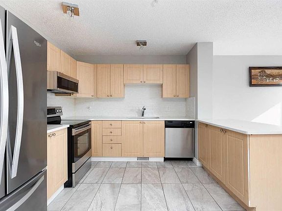 3rd image of 136 NE Kodiak Cres