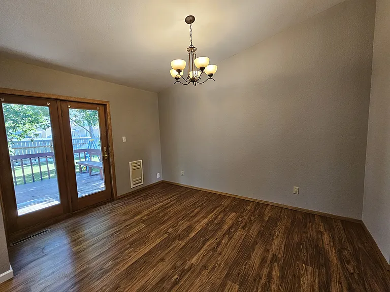 604 Tanager Ct — Photo 9