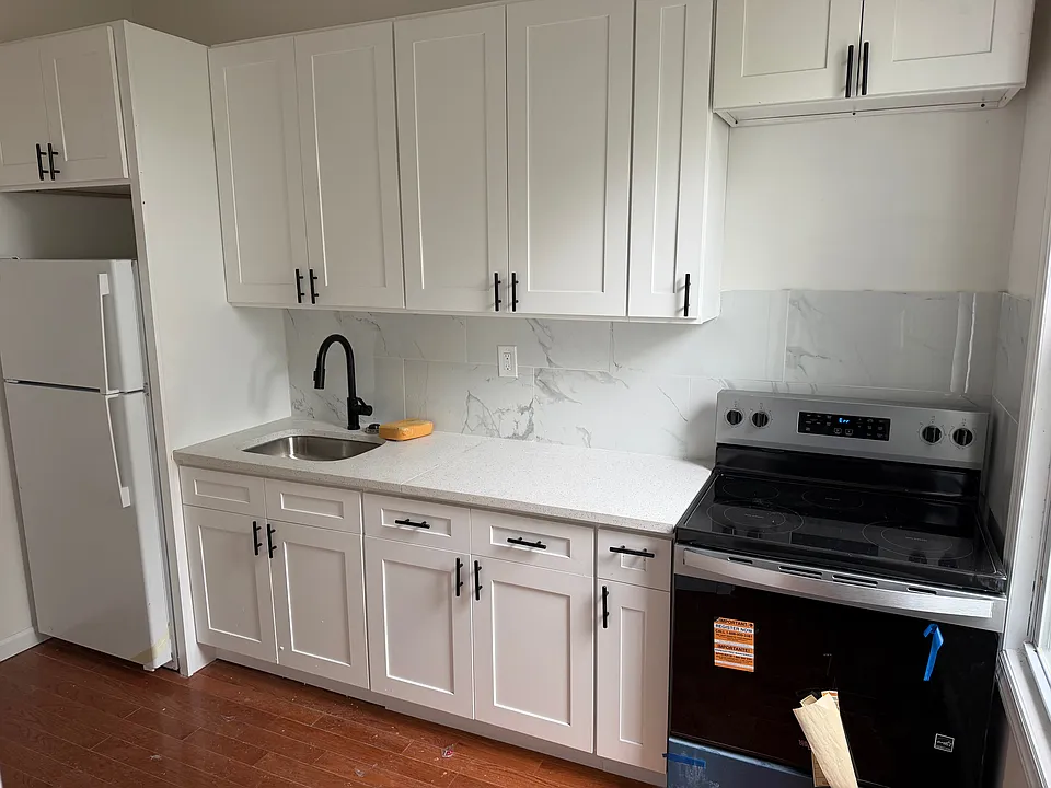 1425 Edwards Ave #2