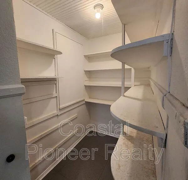 701 Newton Ave S — Photo 15