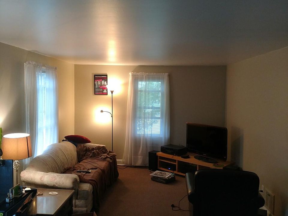 2nd image of 321 Taunton Pl