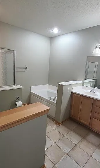 5920 Oxford St #15 — Photo 9