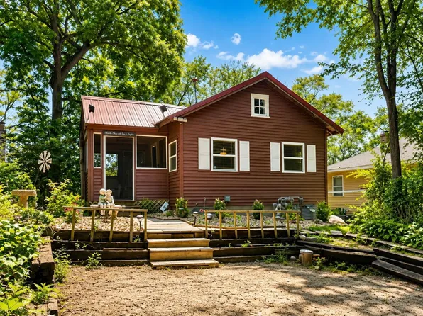 141 Lakeview Ave, Edgerton, WI 53534