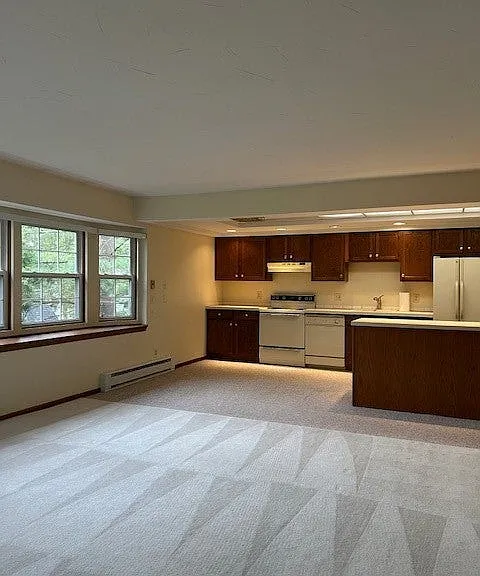 119 Burlington Oval Dr #10 — Photo 11