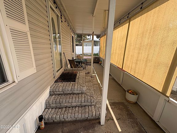 3rd image of 38 Elda Ln