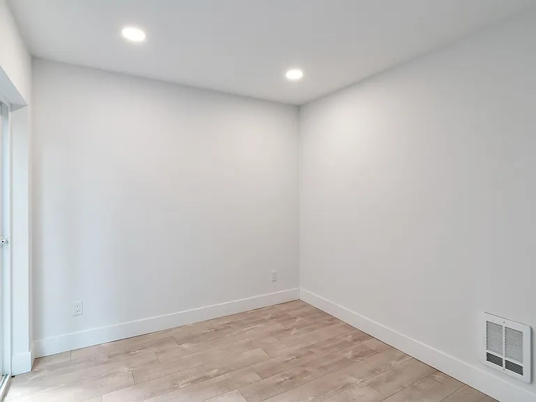 719 NW 100th St — Photo 13